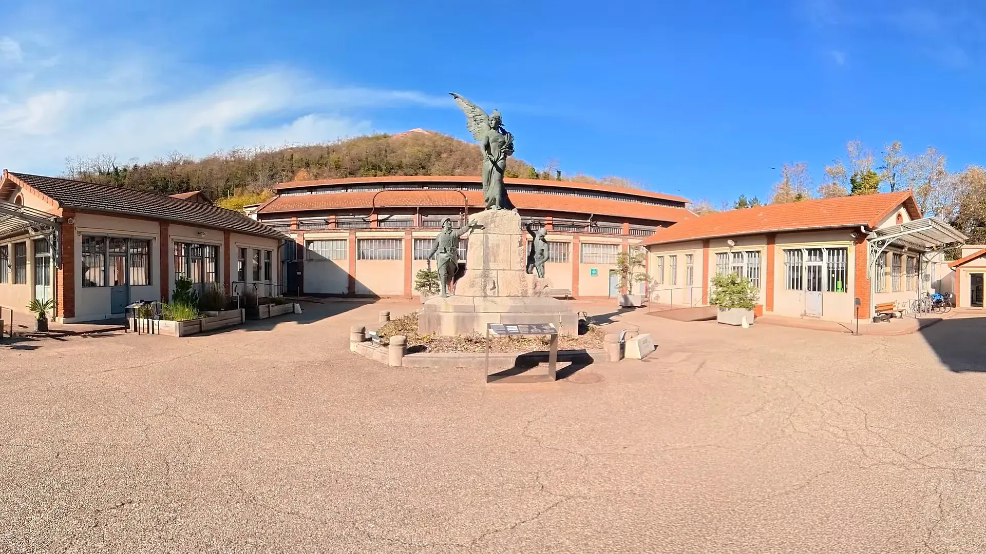 Cour du puits Couriot, musée de la mine de Saint-Étienne
